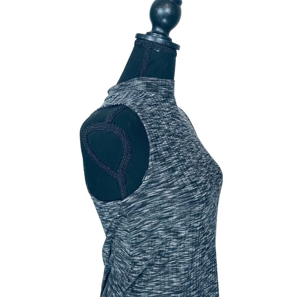 Alya - Knee Length Sleeveless Gray Dress - XS - Picture 5 of 8